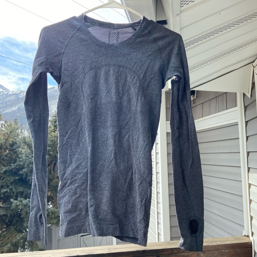 Lululemon women’s run slim fit swiftly tech long sleeve